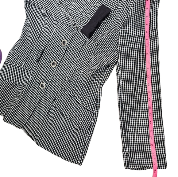 HI studio. Vintage, black & white checked belted blazer. Size: 6 - Picture 7 of 9